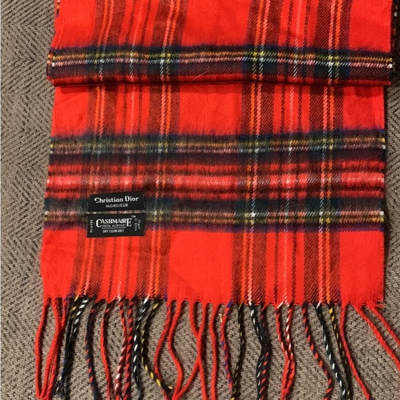 CHRISTIAN DIOR VINTAGE RED BLACK PLAID CLASSIC SCARF 10X48 INCHES WITH FRINGE. - Picture 4 of 4